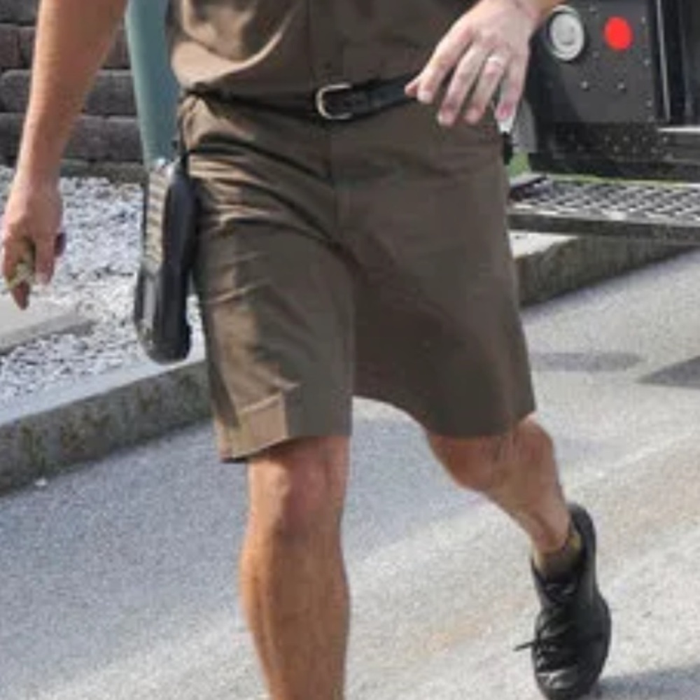 UPS Driver shorts Twinhill size 48